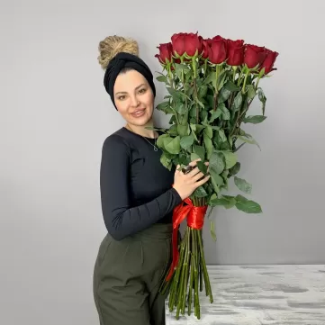 25 роз 100 см